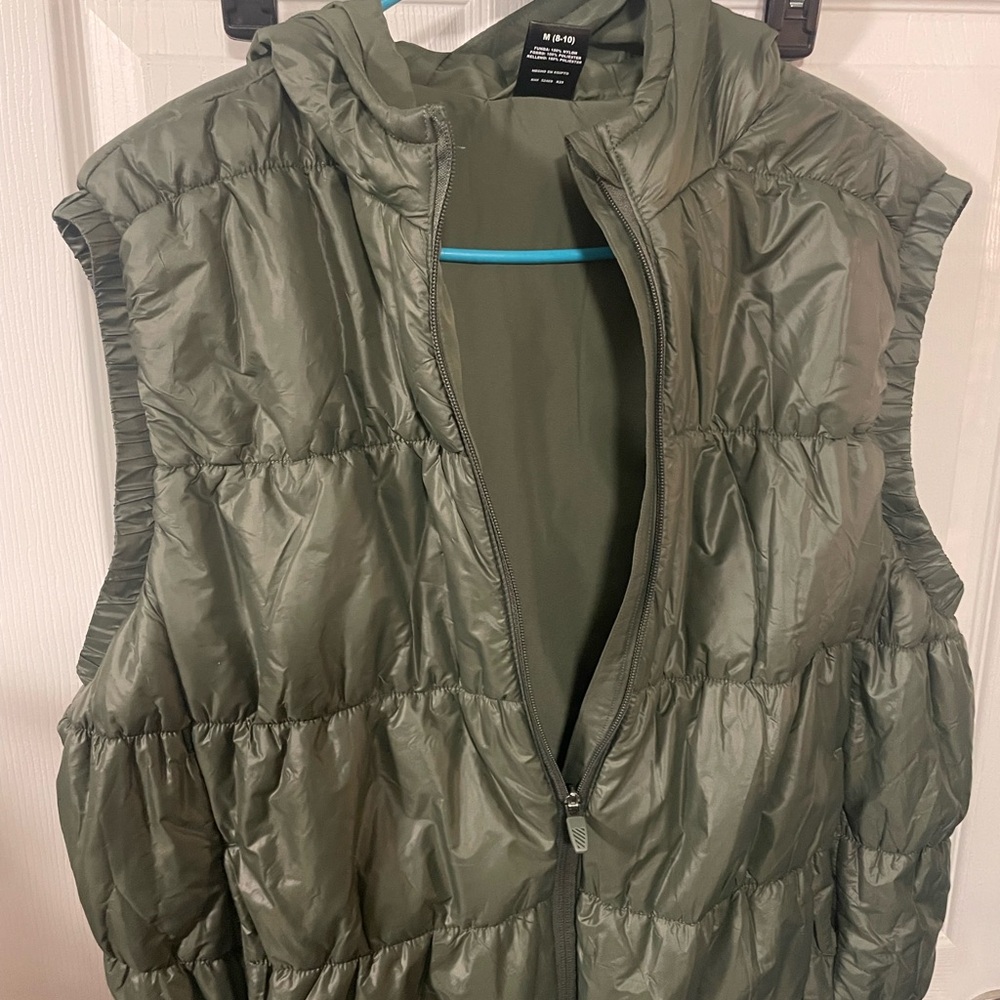 Avia Olive Puffer Vest - Picture 4 of 7